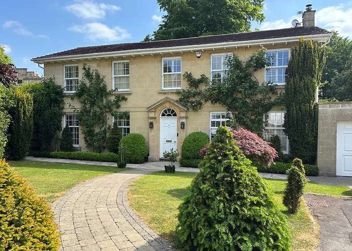 6 Northfields Close Family Household